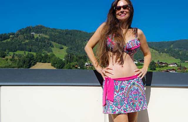 Bikini mit Rock und Schleife