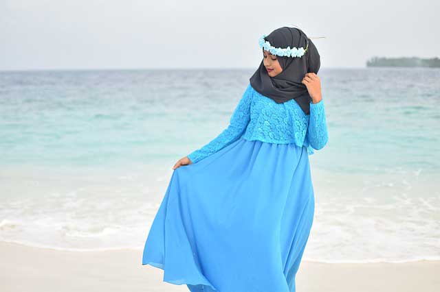 Muslima am Strand