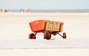 Bollerwagen am Strand