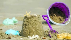 Eimer und Schaufel für den Strand