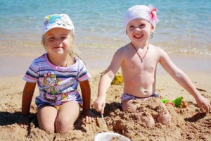 Kinder T-Shirt für den Strand schützt vor Sonne